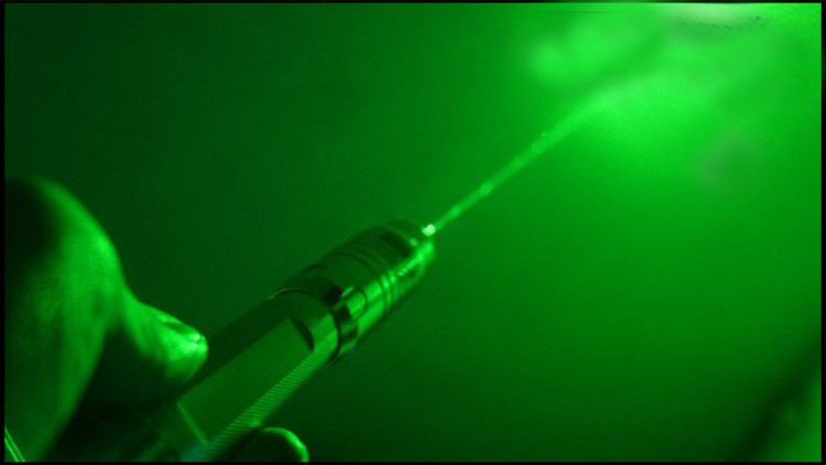 Adjustable Laser Flashlight Green Laser Pointer Pen 532nm 