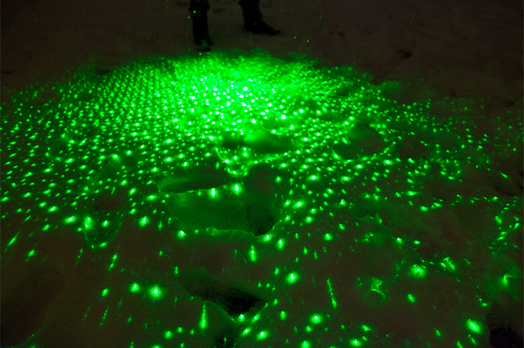red green laser pointer starry pattern