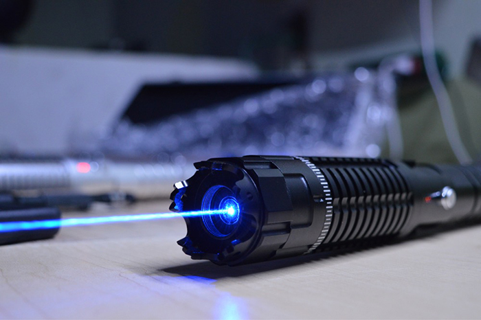30000mw laser pointer